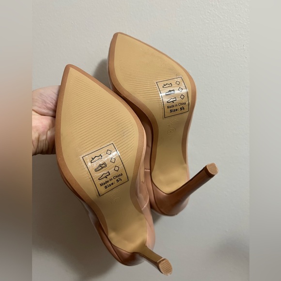 Nude Pumps! - Picture 2 of 2